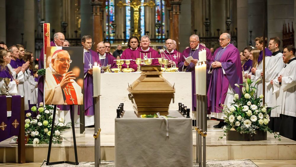 Dankbarer Abschied von Bischof Maximilian Aichern / Diözese Linz / Hermann Wakolbinger Dankbarer Abschied von Bischof Maximilian Aichern