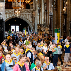 400 Mesnerinnen und Mesner bei österreichweiter Wallfahrt / Erzdiözese Wien/Schönlaub, Stephan Schönlaub 400 Mesnerinnen und Mesner bei österreichweiter Wallfahrt